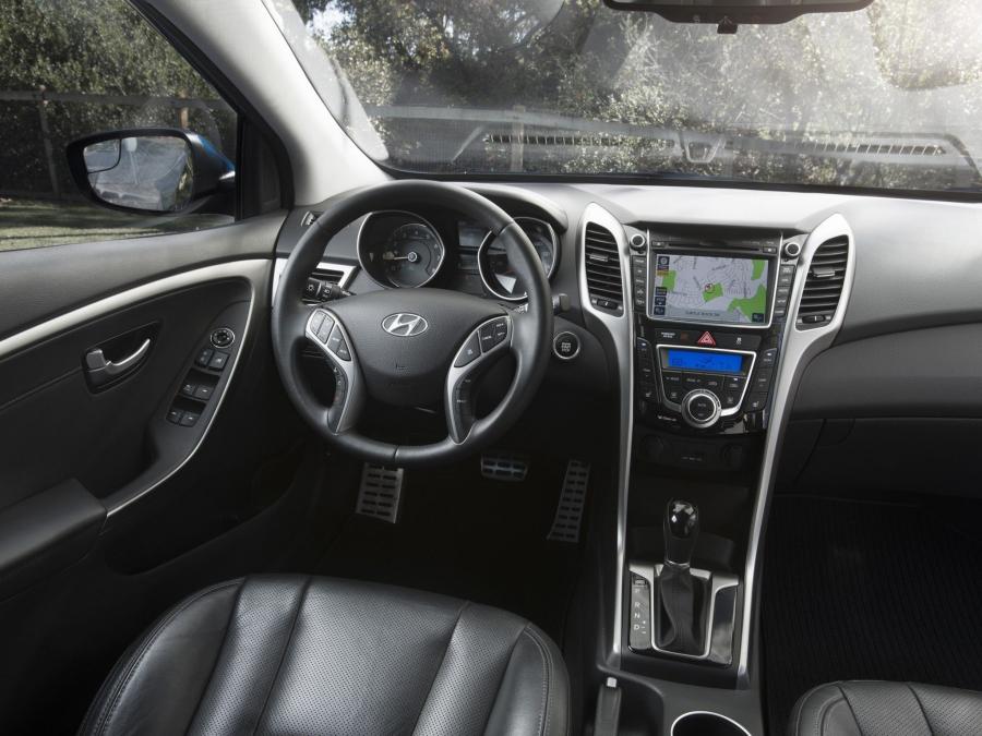  Hyundai Elantra GT 2012 года  (фото 3 из 151)